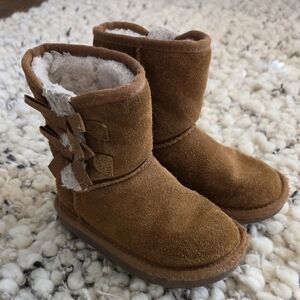 Koolaburra by UGG Victoria Short Boots